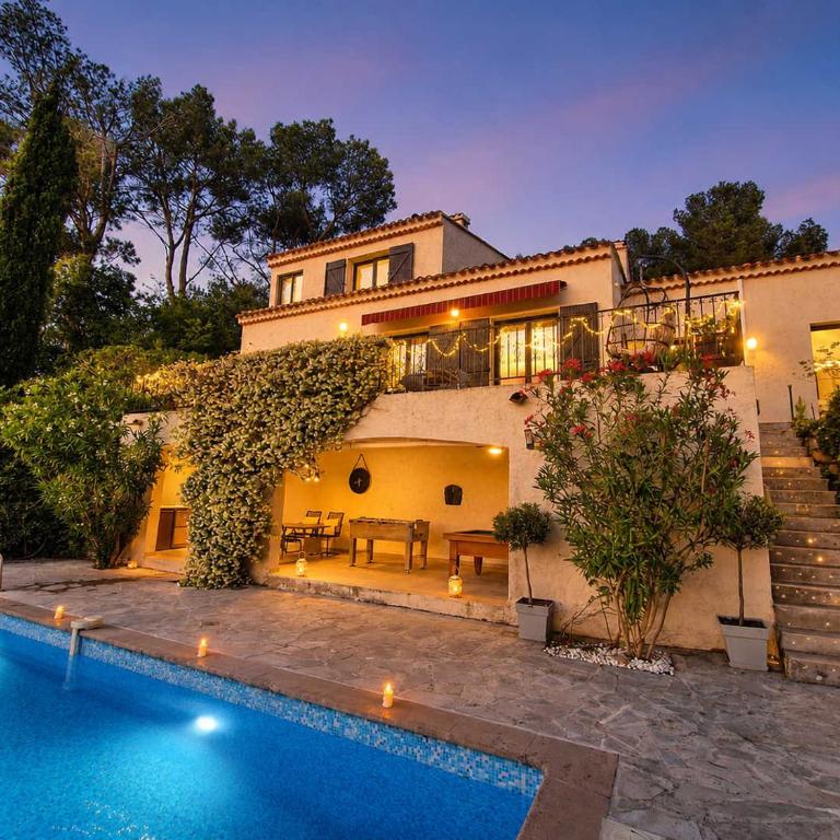 Luxury Getaway - Modern Villa with pool and AC - Villa - 1