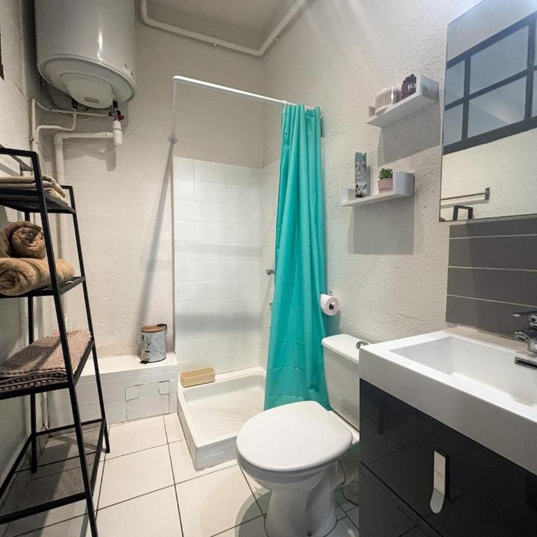 Visiter Carcassonne à pied , 20 min de la CITÉ , 9 minutes de la GARE - Apartamento de 1 dormitorio - 3