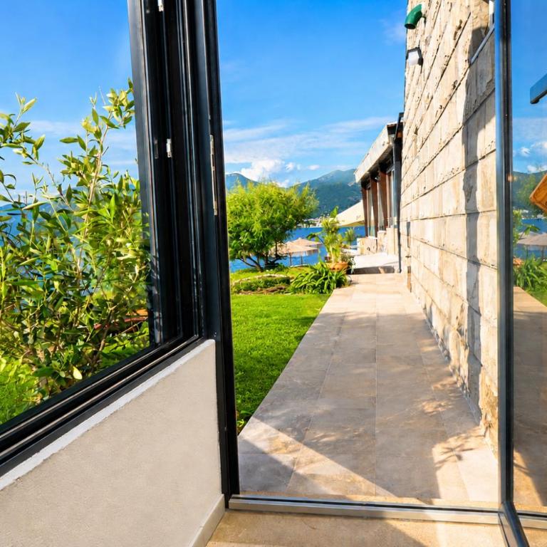Luxury Sea Residence by Kristina - Dvokrevetna Soba sa Bračnim Krevetom i Pogledom na More - 11