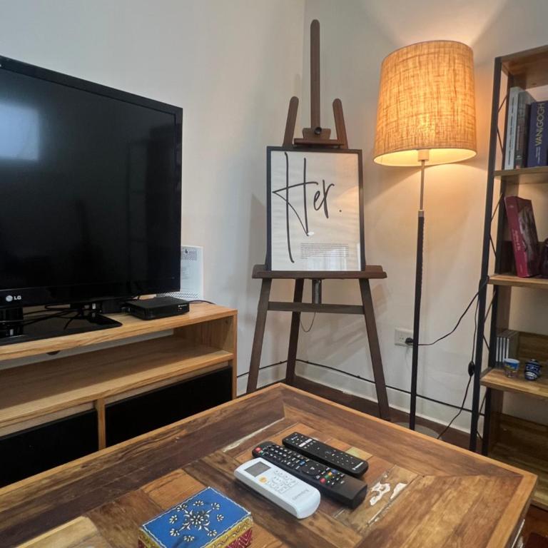 Amplio y completo 2 ambientes en Belgrano - One-Bedroom Apartment - 1