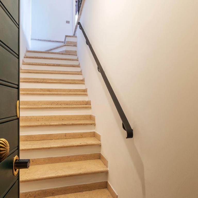 Crociferi 15 - FromHometoRome - Appartamento con 1 Camera da Letto - 32