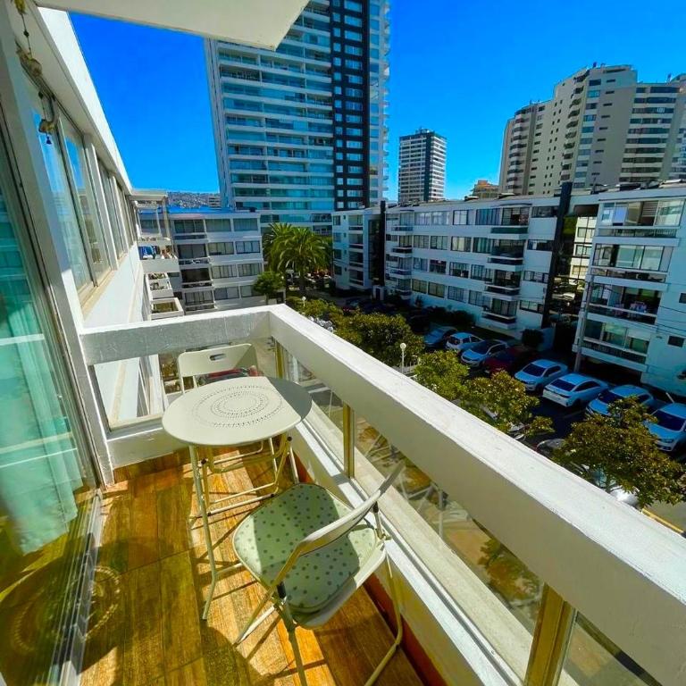 Viña del Mar I Descanso y ubicación ideal - Three-Bedroom Apartment - 2