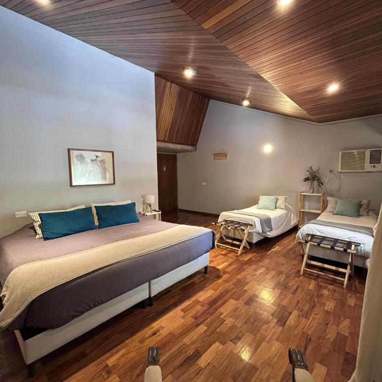 Casa Reconquista - Habitación Familiar con baño - 9