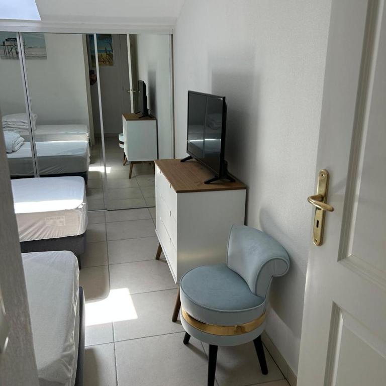 Duplex 75m2, Plage de sable fin à 1 min à pied - Two-Bedroom Apartment - 37