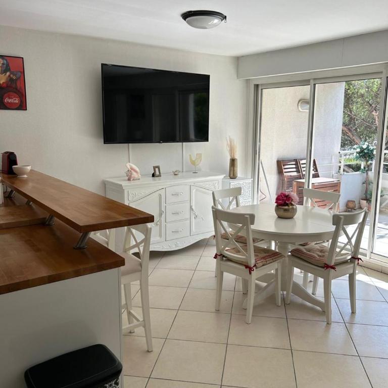 Duplex 75m2, Plage de sable fin à 1 min à pied - Two-Bedroom Apartment - 23