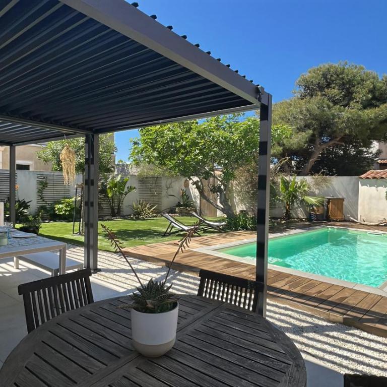 Sea View Villa - Rooftop - Pool - Sea within walking distance - Carro - Villa - 32