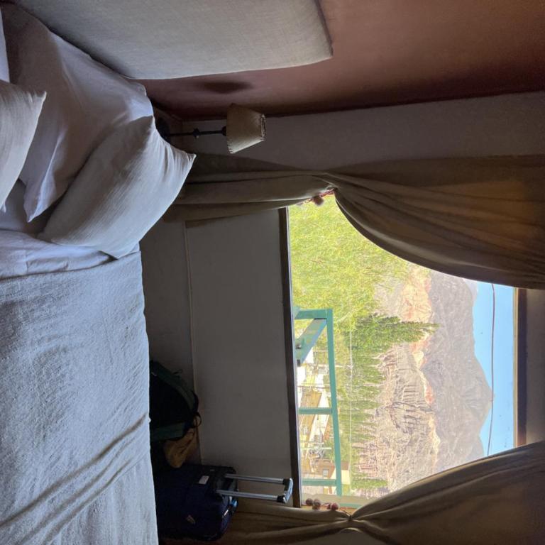 Hostal de Altura - Classic Quadruple Room - 2