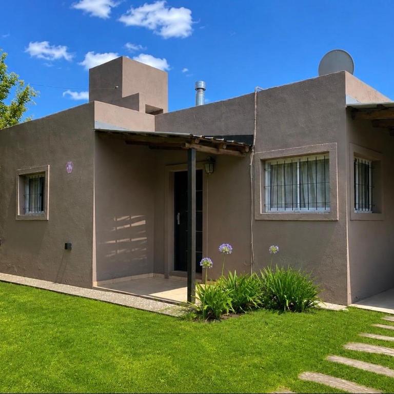 La Casita de la Granja, Casa con Pileta Y Gran Parque - Two-Bedroom House - 2