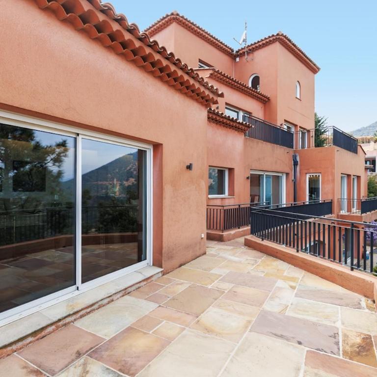 Luxurious villa with 7 bedrooms - Villa - 3