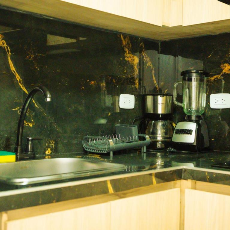 Edif, Balcon, 2 hab, Piscina, Rooftop, 5 min Aeropuerto - Two-Bedroom Apartment - 47