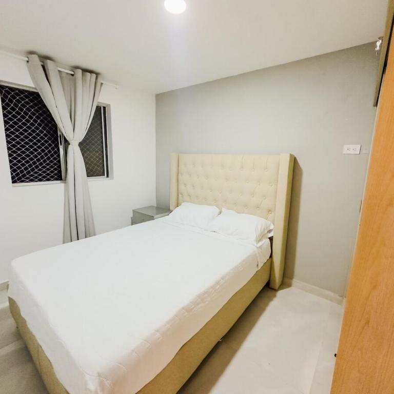 Apartamento cerca de la playa - Three-Bedroom Apartment - 15