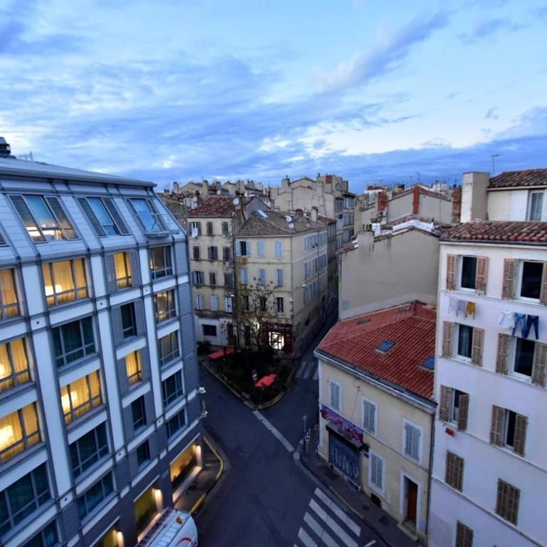 Grand studio loft atypique - Cour privée ensoleillée - Calme absolu au cœur du 6eme - Notre Dame du Mont - Apartment mit 1 Schlafzimmer - 18