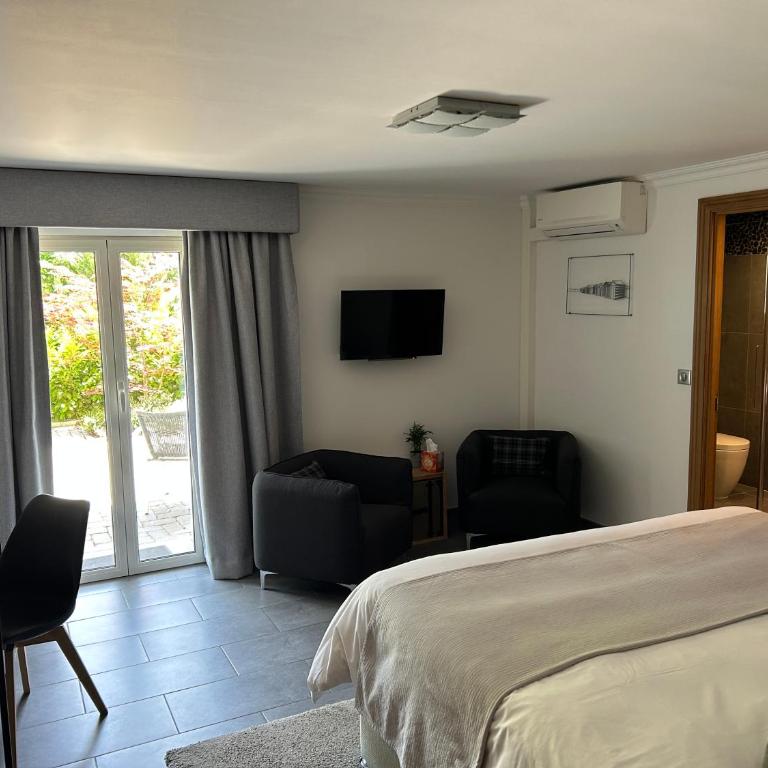 Les Hortensias - Chambre Double ou Lits Jumeaux avec Salle de Bains Privative - 2