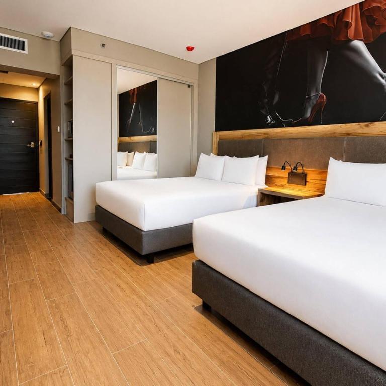 Radisson Red Funes - Habitación Cuádruple - No fumadores - 2