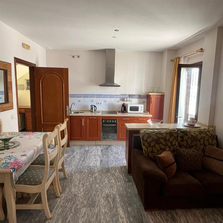 Apartamento balcón privado centro - Two-Bedroom Apartment - 1