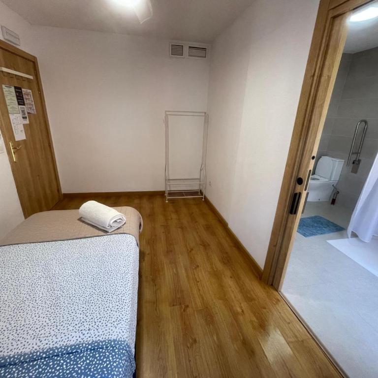 Central Market Accommodation - Chambre Simple avec Balcon - 3