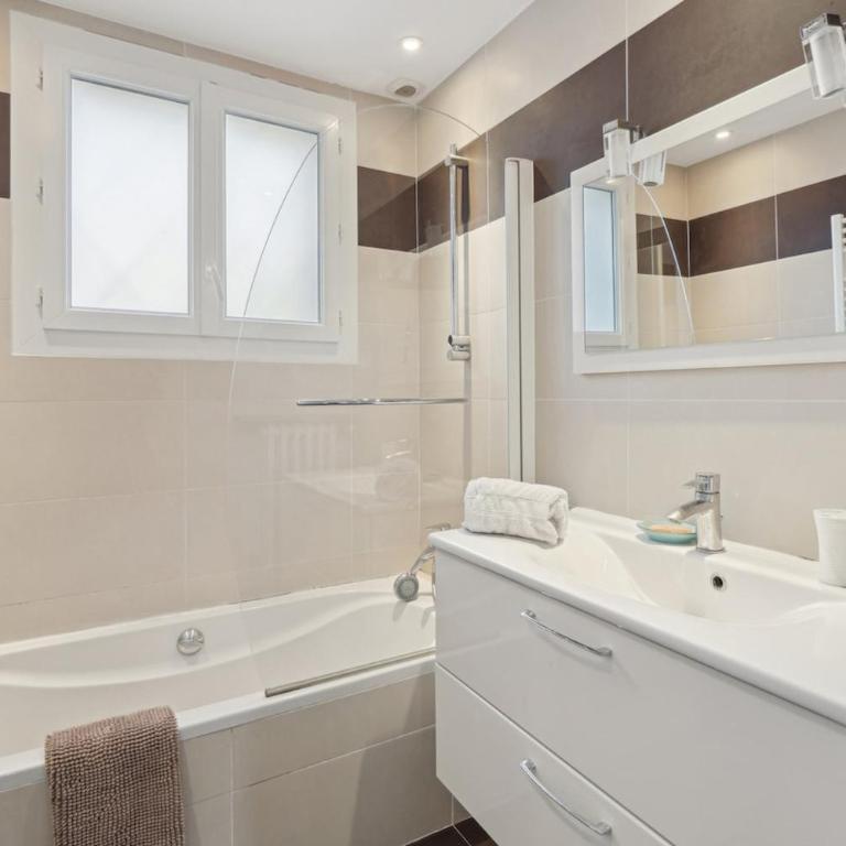 Villa avec vue mer dans un beau quartier - Casa de 4 dormitorios - 21