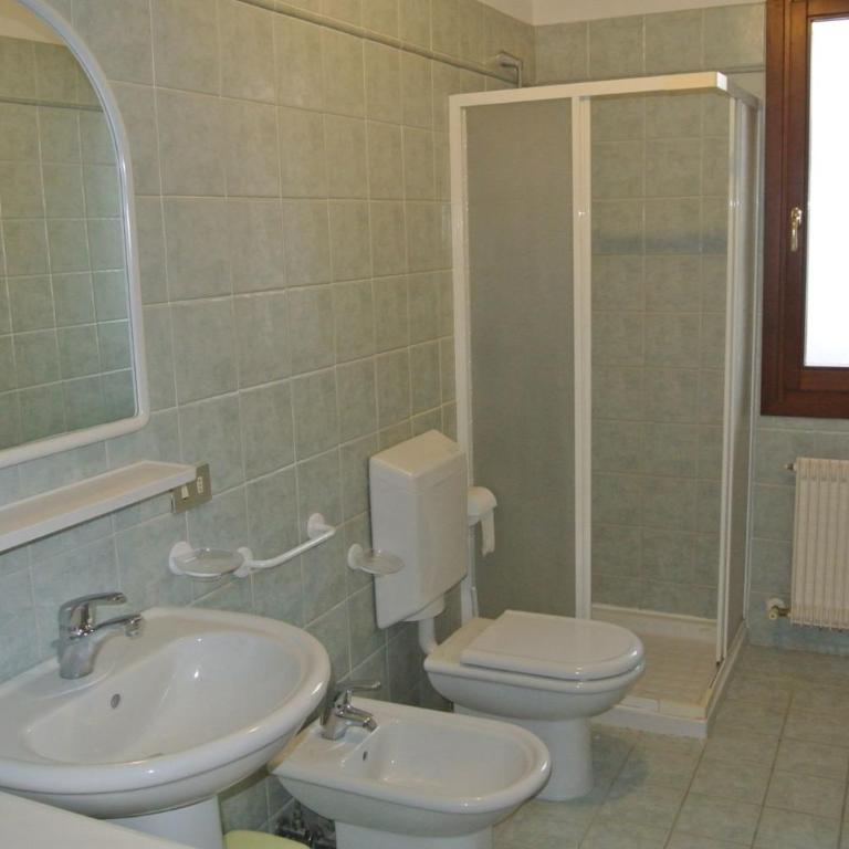Cozy flat with terrace 200m from the beach - Apartment - 5