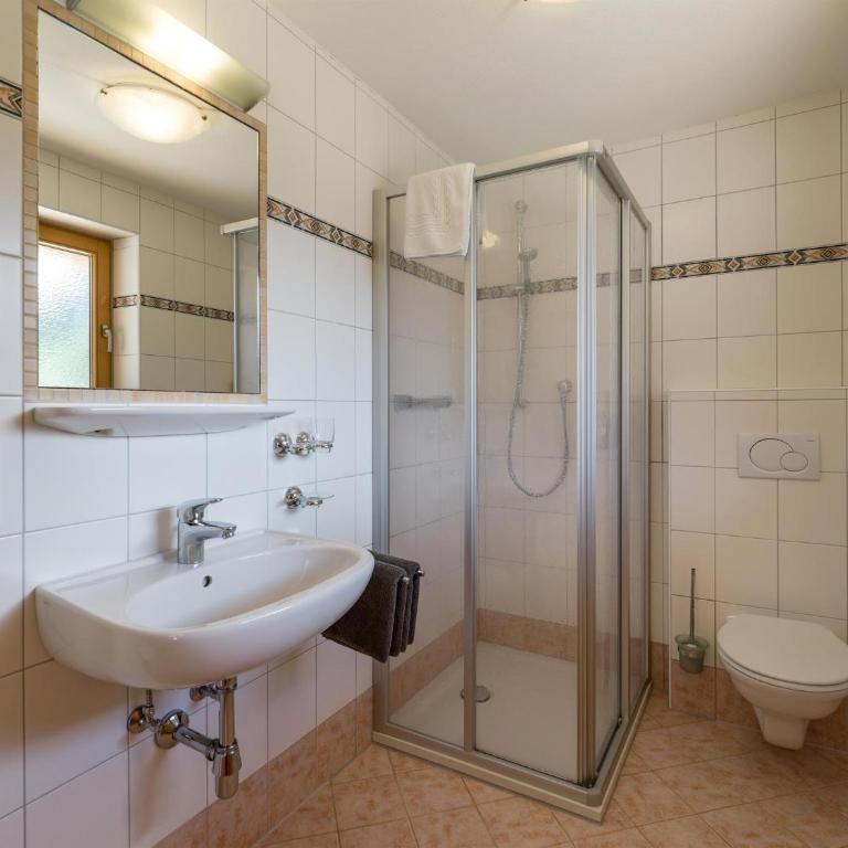 Fiechtl-Apartments - Apartment mit 3 Schlafzimmern und Dusche - 5
