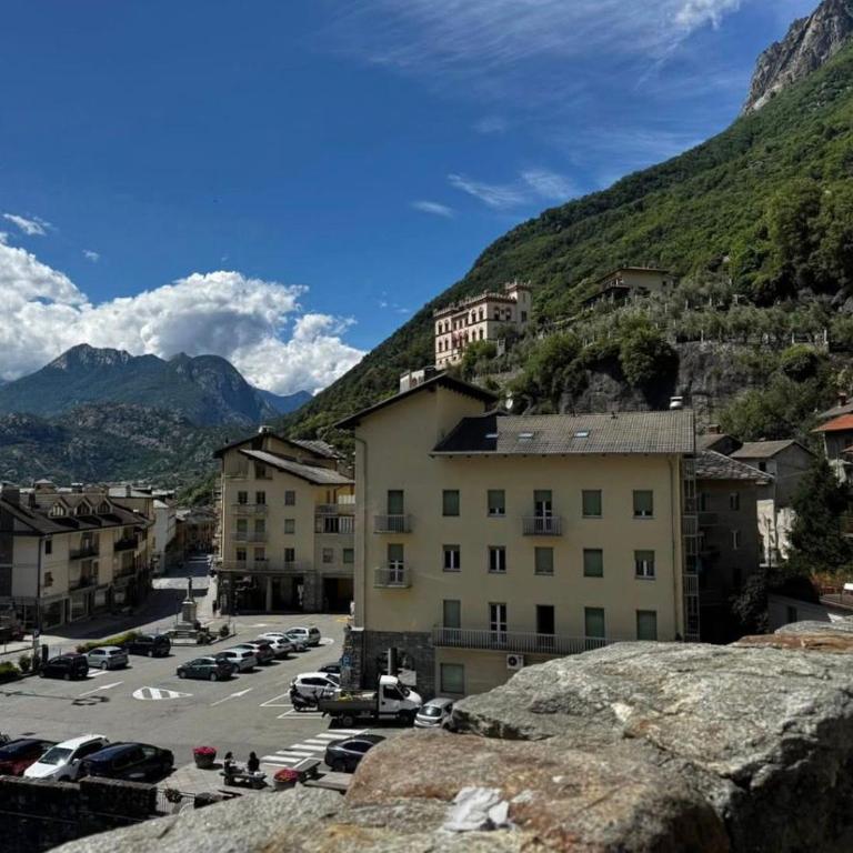 Il Portico - Appartamento Deluxe con Dehor Relax - nel centro di Pont-Saint-Martin - Appartamento con 1 Camera da Letto - 68
