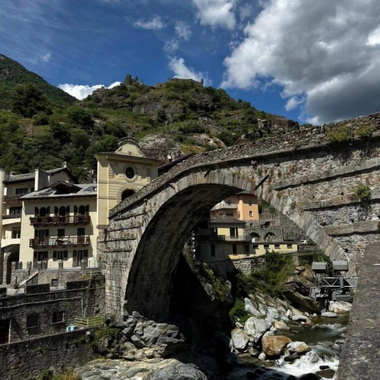 Il Portico - Appartamento Deluxe con Dehor Relax - nel centro di Pont-Saint-Martin - Appartamento con 1 Camera da Letto - 70