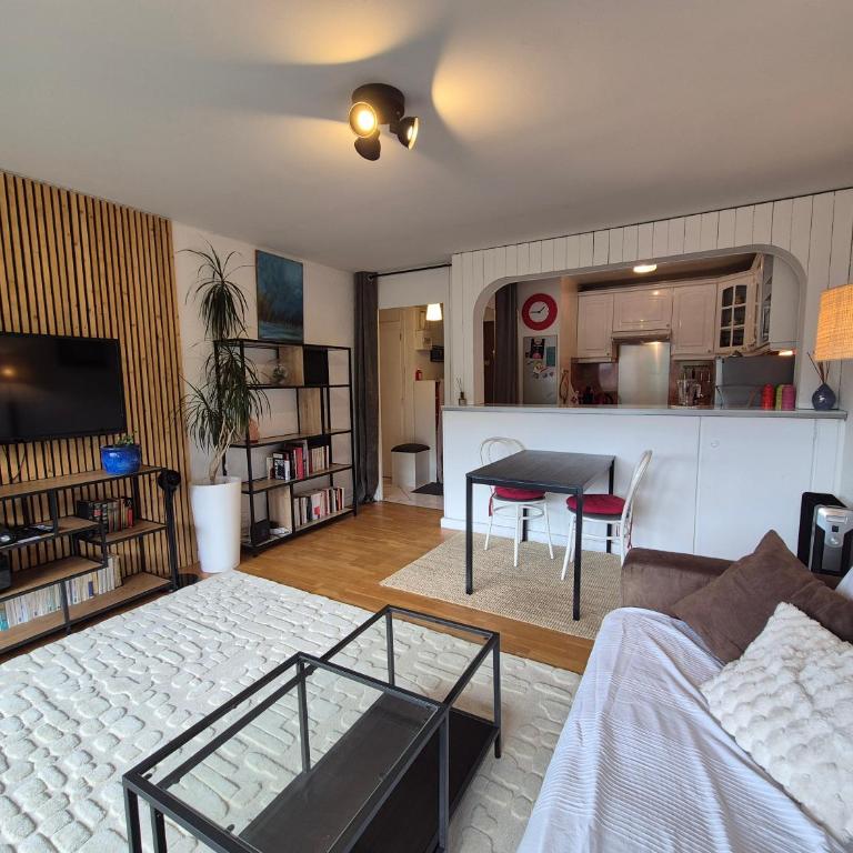 Charmant 2 pièces, 4pers avec balcon - Centre BSM - Apartamento de 1 dormitorio - 1