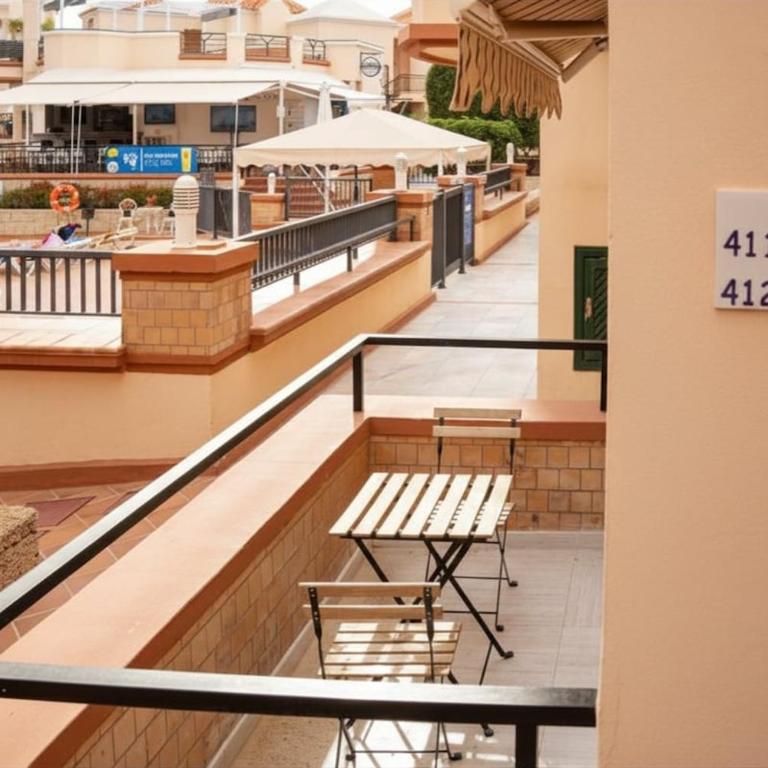 Cozy & Peaceful Apartment in Playa de Fañabé - Two-Bedroom Apartment - 2