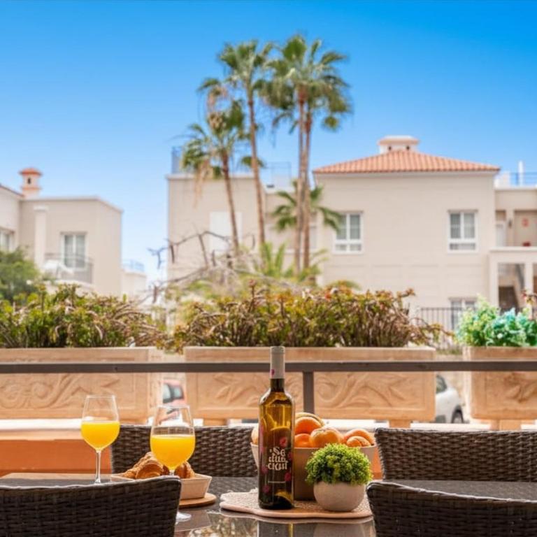 Cozy & Peaceful Apartment in Playa de Fañabé - Two-Bedroom Apartment - 11