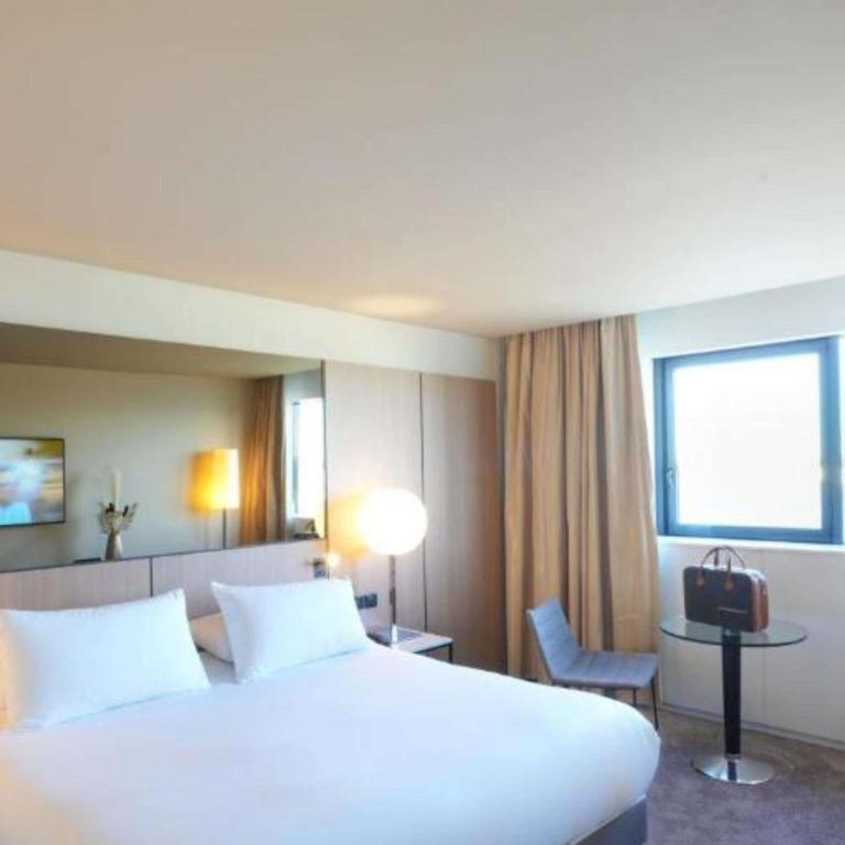 Pullman Bordeaux Lac - Suite Familiale Standard - 2 Chambres Communicantes - 6