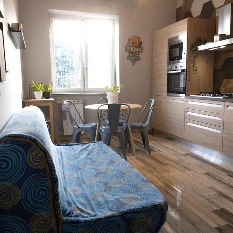 Napoli Airport Sweet Home - Three-Bedroom Apartment - 1