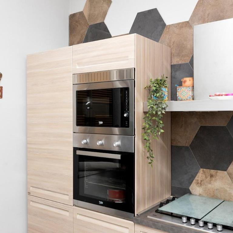 Napoli Airport Sweet Home - Three-Bedroom Apartment - 8