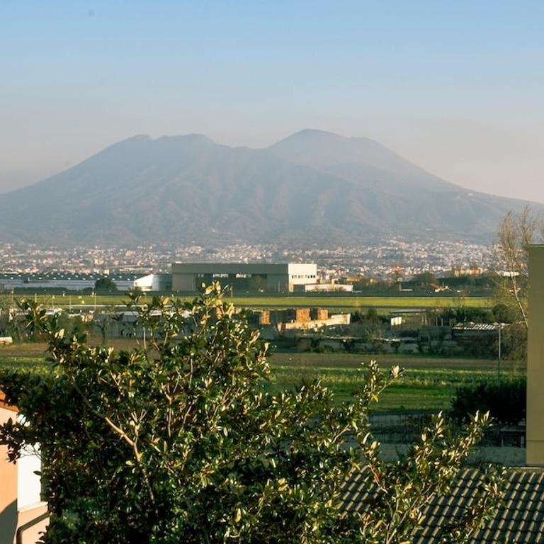 Napoli Airport Sweet Home - Three-Bedroom Apartment - 12