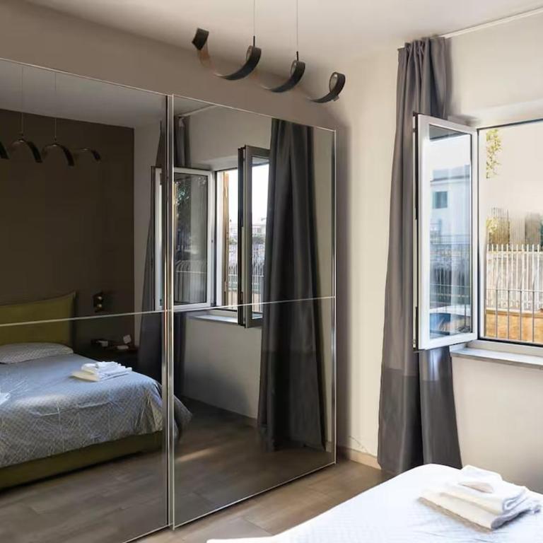 Napoli Airport Sweet Home - Three-Bedroom Apartment - 17