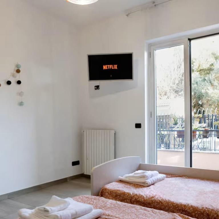 Napoli Airport Sweet Home - Three-Bedroom Apartment - 29