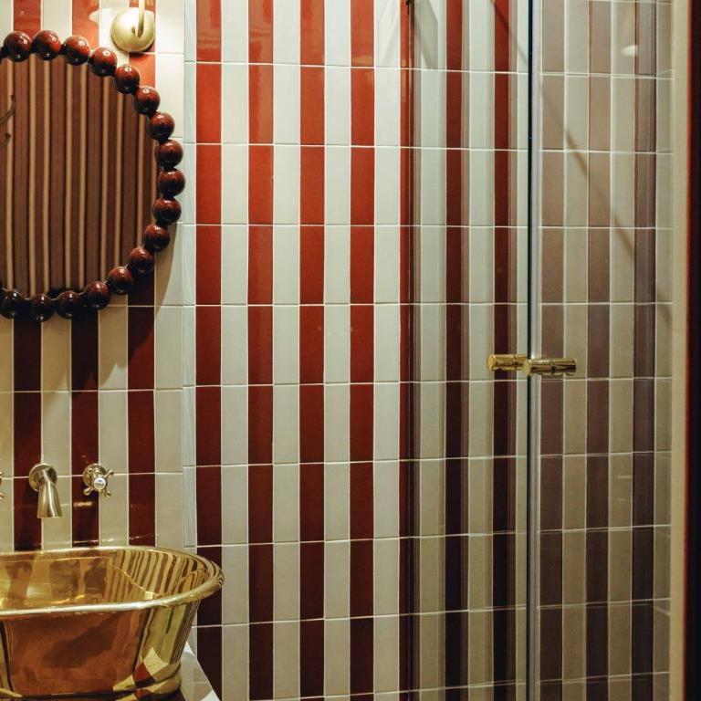 La Suite du Paon - Heart of Paris with AC - Two-Bedroom Apartment - 50
