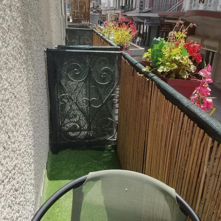 Au Berceau de Bernadette - Bernadette's cradle - Near Bernadette'House - Chambre Double Standard avec Balcon - 20
