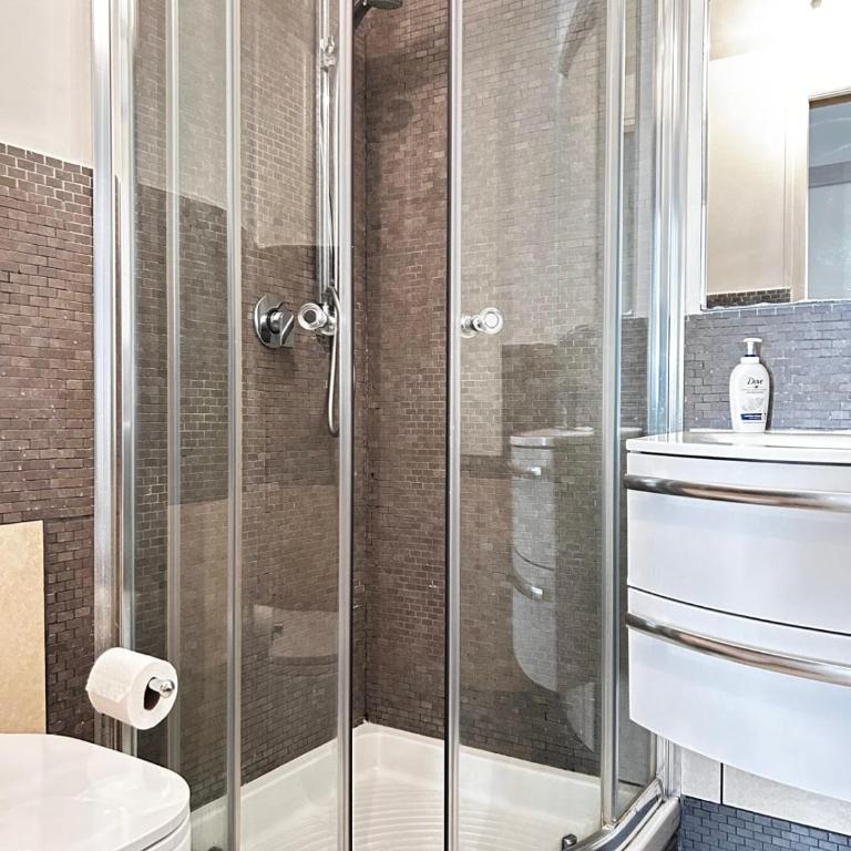 2-pièces avec balcon au cœur de la rue Hoche - Appartement avec Balcon - 8