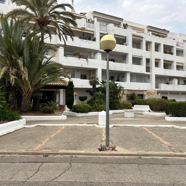 Ground floor with pool Roses Santa Margarita - One-Bedroom Apartment - 14