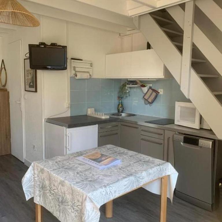 Cottage cosy avec jardin, piscine et parking - Casa de 2 dormitorios - 13