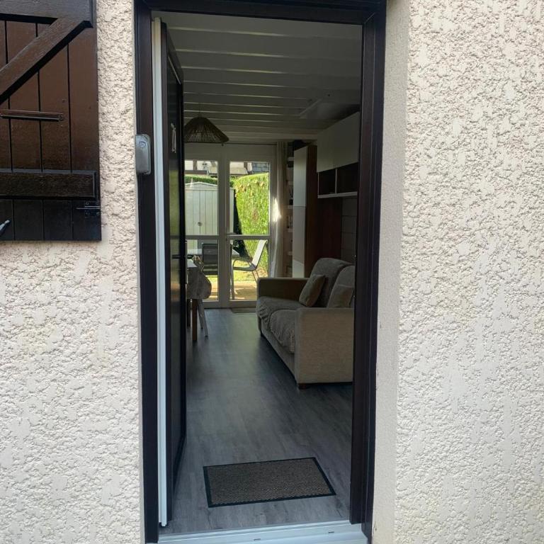 Cottage cosy avec jardin, piscine et parking - Casa de 2 dormitorios - 9