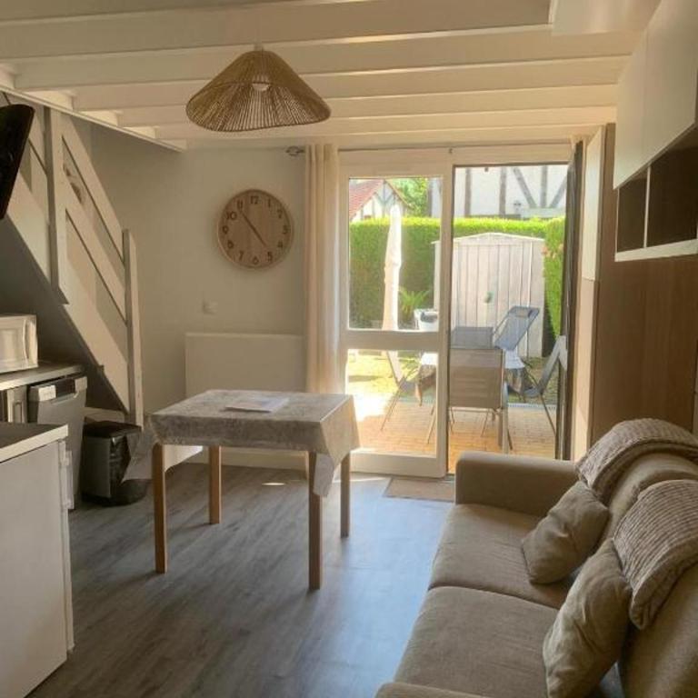 Cottage cosy avec jardin, piscine et parking - Casa de 2 dormitorios - 11