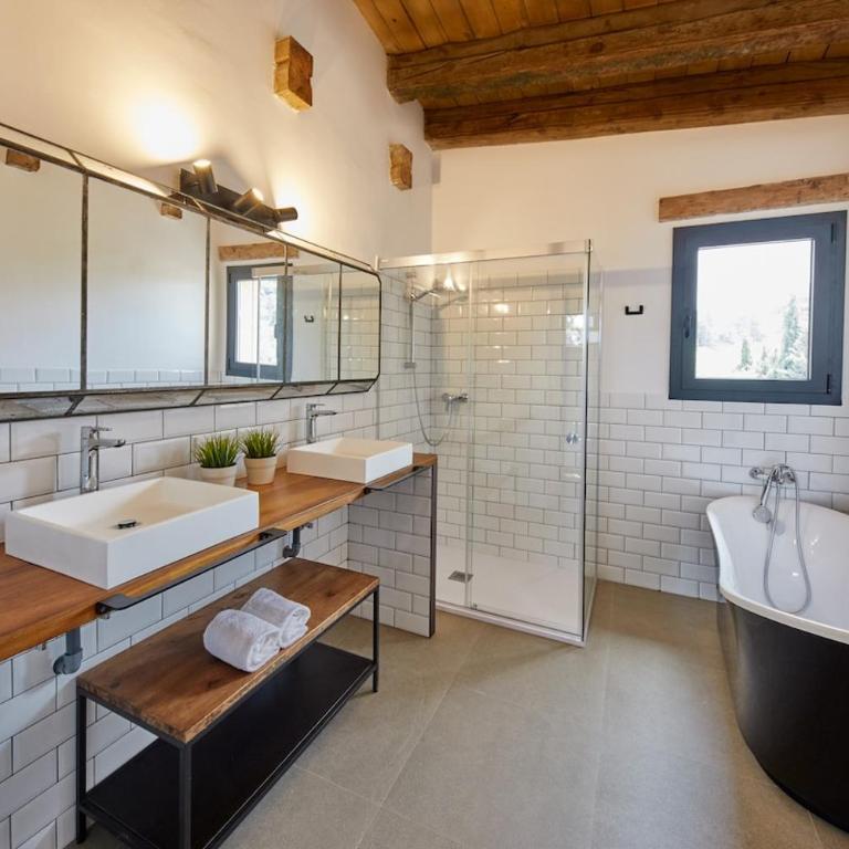 Luxury Villa with Private Pool Sea View - Villa - 2