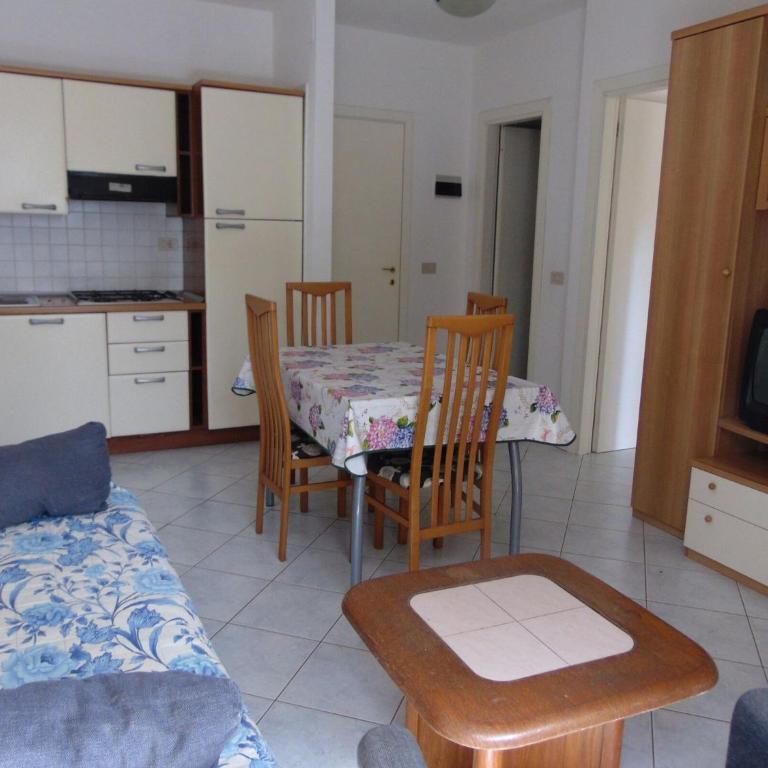 Cozy apartment 150m from the sea - Apartment - 7