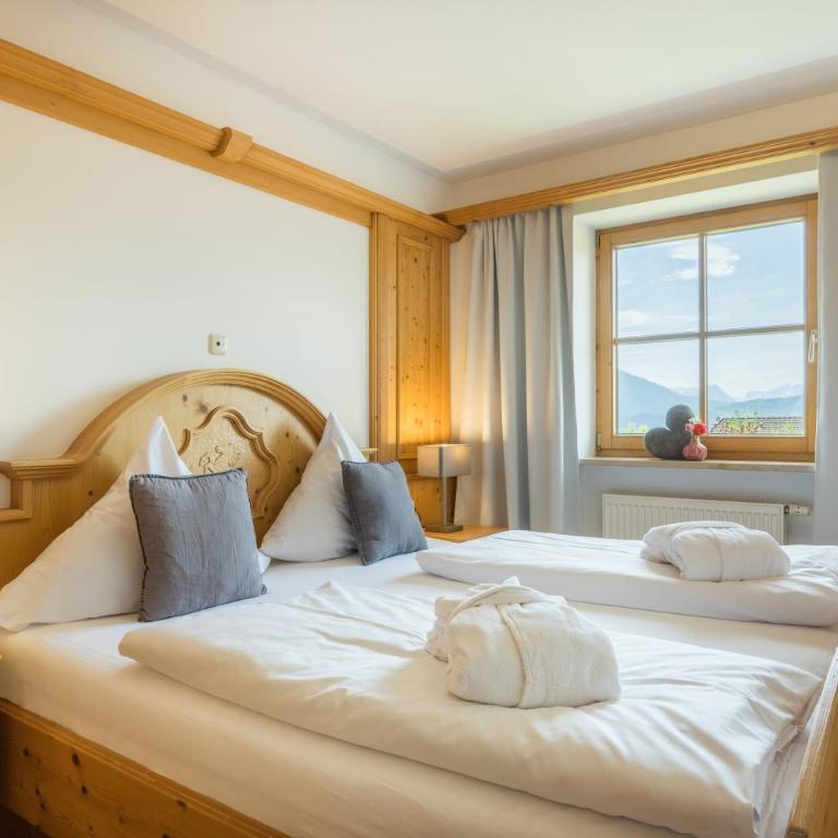 Hartungs Hoteldorf - Familienzimmer mit Küchenzeile - 11