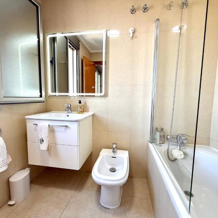 Euromarina Lateral by Alina365 - Two-Bedroom Apartment - 17