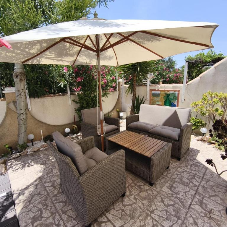 Sunflower Apartment - Two-Bedroom House - 2
