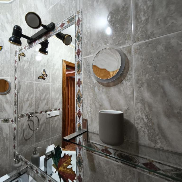 Sunflower Apartment - Two-Bedroom House - 7