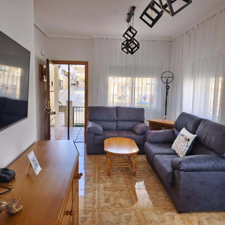 Sunflower Apartment - Two-Bedroom House - 9