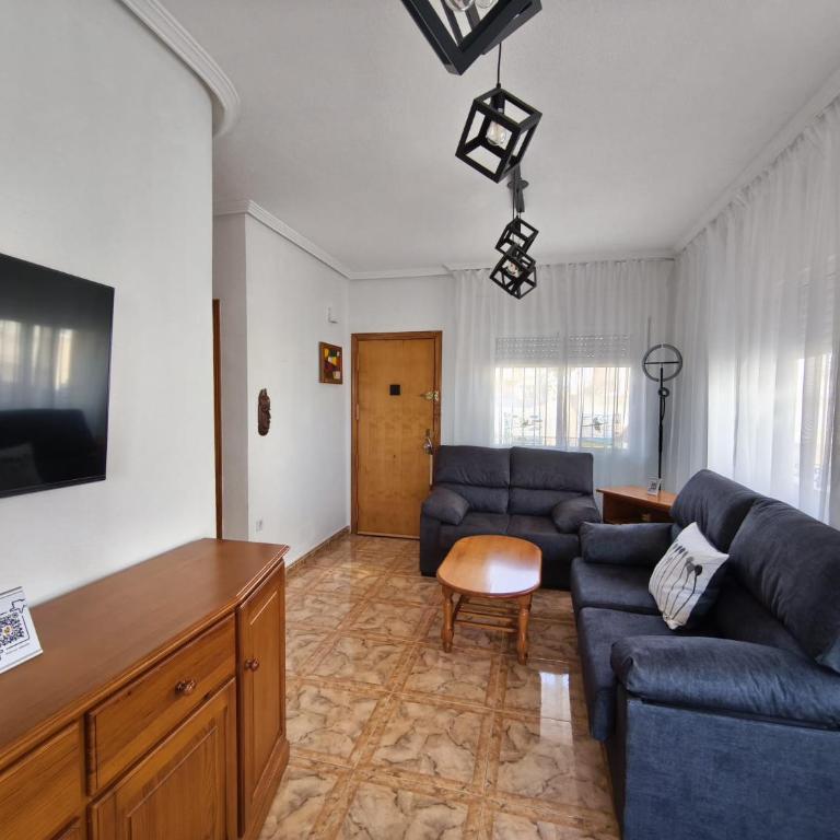 Sunflower Apartment - Two-Bedroom House - 24