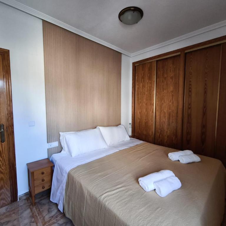 Sunflower Apartment - Two-Bedroom House - 28